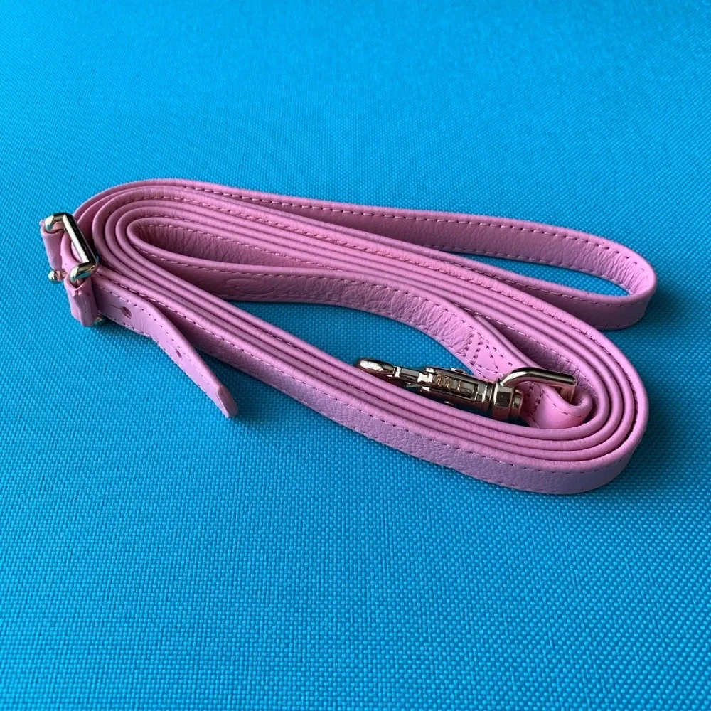 New Oscar De La Renta leather dog leash. - Picture 5 of 8